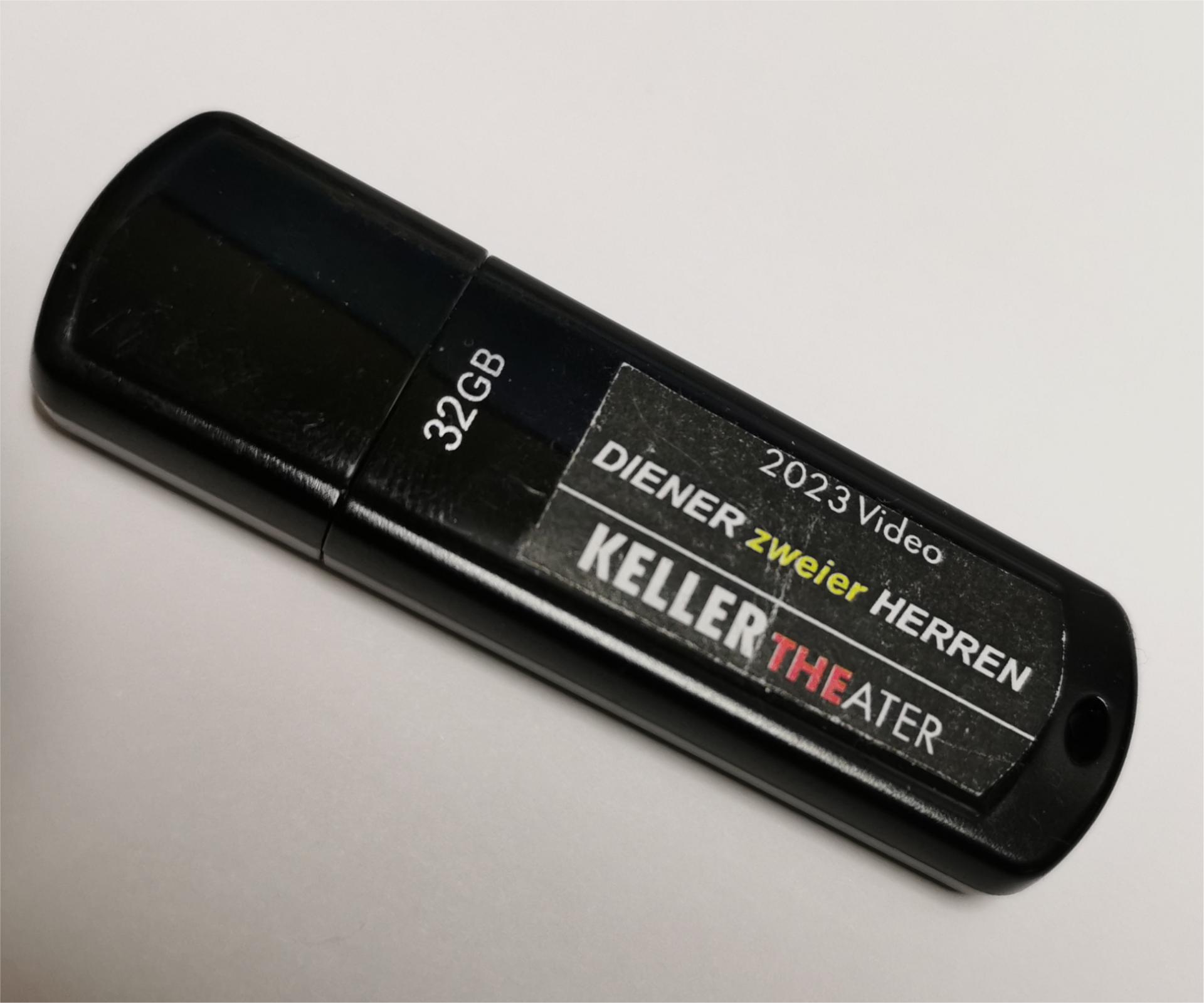 2023 Diener zweier Herren - Video USB-Stick